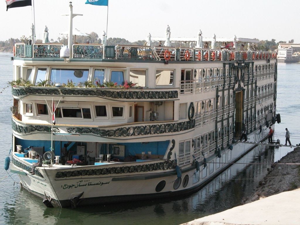 Sonesta St Geogre crucero de Asuán a Luxor en viernes