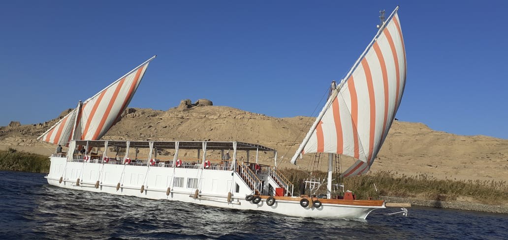 4 days Nile cruise from Aswan to Esna