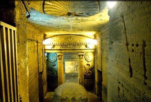 Visite d'une journée des catacombes de Com El Shoqafa, du théâtre romain et de la bibliothèque d'Alexandrie