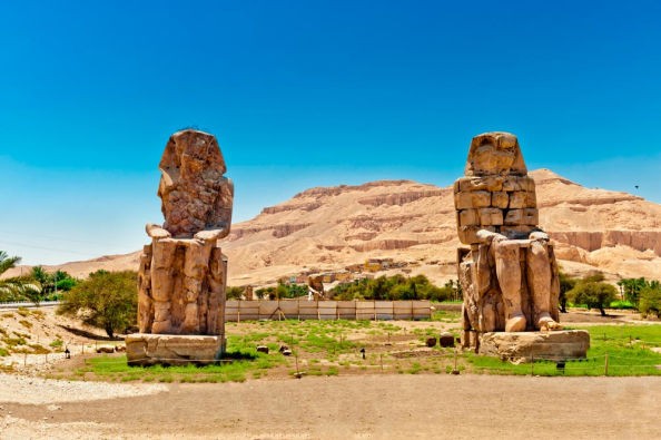 Las estatuas de los colosos de Memnon