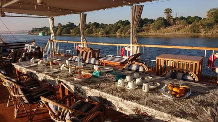 4 days Nile cruise from Aswan to Esna